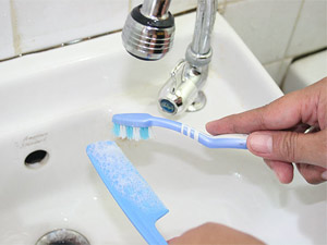 Clean Hairbrushes and Combs