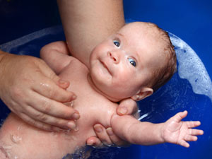 To Bathe Your Newborn Baby