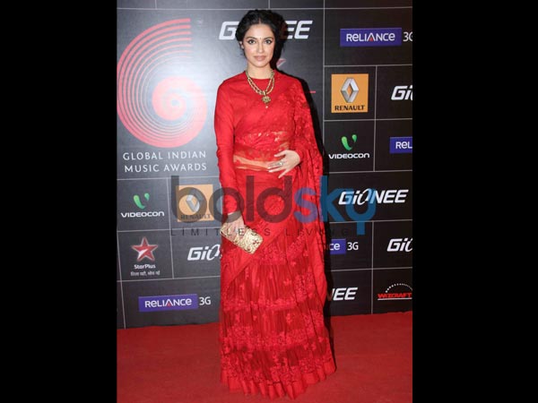 దివ్యా కోషల్: 