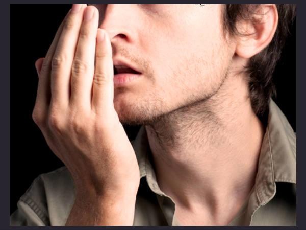 చెడు శ్వాసను నివారిస్తుంది: