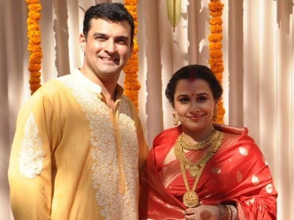 హాట్ టాపిక్ గా కవ్విస్తున్నవిద్యాబాలన్ ఫోటోలు...