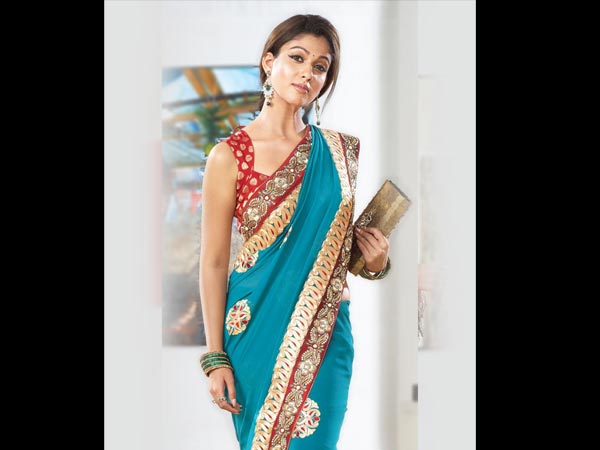 చీరలో హాట్ అంట్ క్యూట్ గా అందాల విందుచేస్తున్న నయనతార