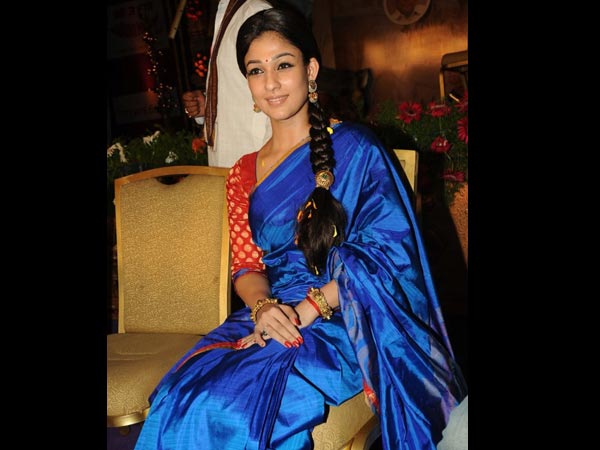 చీరలో హాట్ అంట్ క్యూట్ గా అందాల విందుచేస్తున్న నయనతార