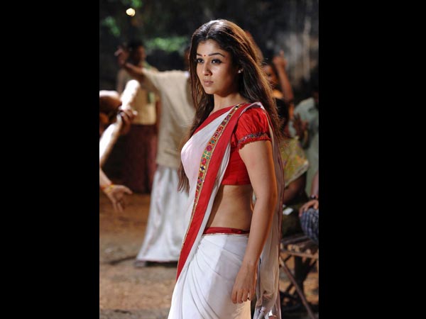 చీరలో హాట్ అంట్ క్యూట్ గా అందాల విందుచేస్తున్న నయనతార