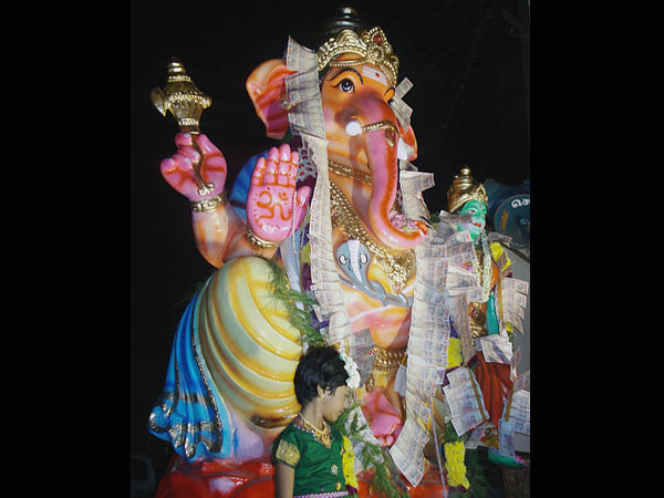 కరెన్సీ దండలు