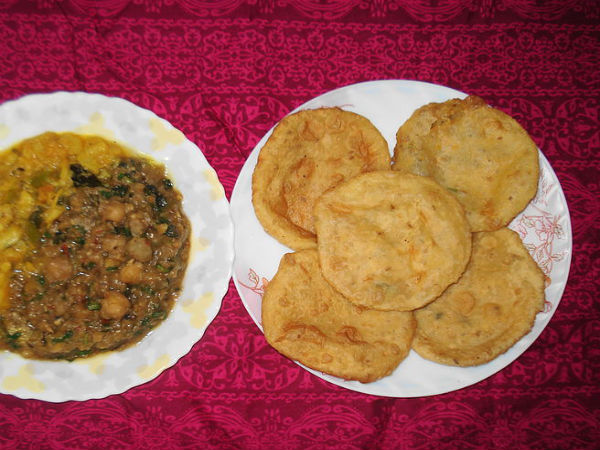 Aloo Ki Kachori Monsoon Snack Recipe