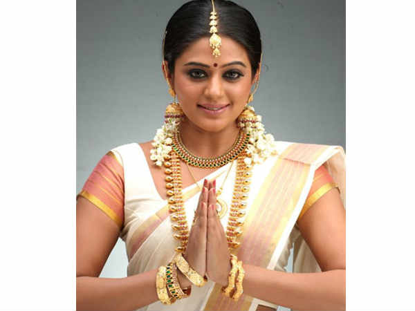 పెళ్లి కూతురు అందంగా....