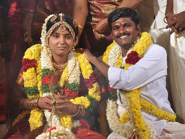 మూడు ముళ్లే ఎందుకు ?
