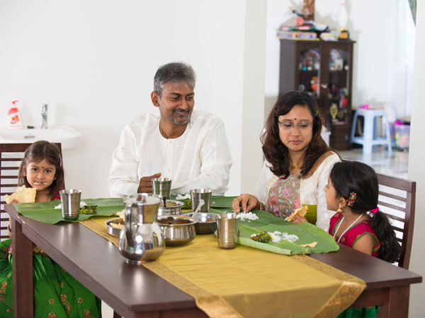 బాధలు, సంతోషాలు పంచుకోవడానికి