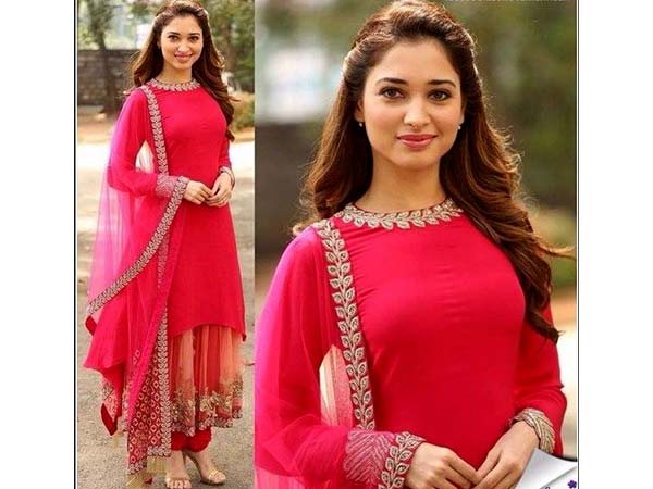 షీర్ ఆరెంజ్ శారీ లుక్ :