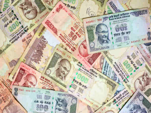 లక్ష్మీ దేవి వెళ్లిపోకుండా..