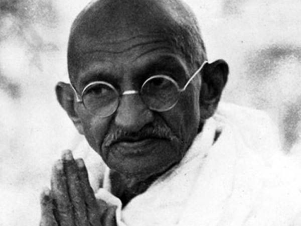 ఒక వ్యక్తి తను చేసే గొప్ప పనుల వల్ల