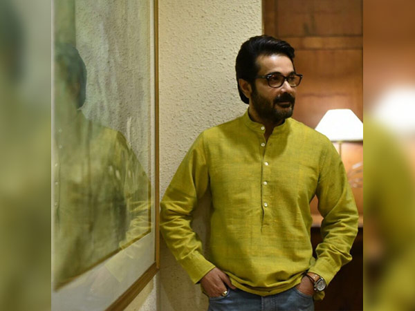 అన్షేవ్ గడ్డం తో నీట్ హెయిర్