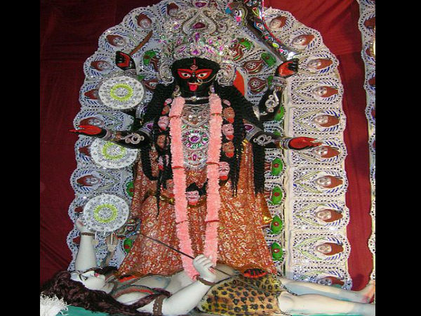 మహిళా కార్ డ్రైవర్: