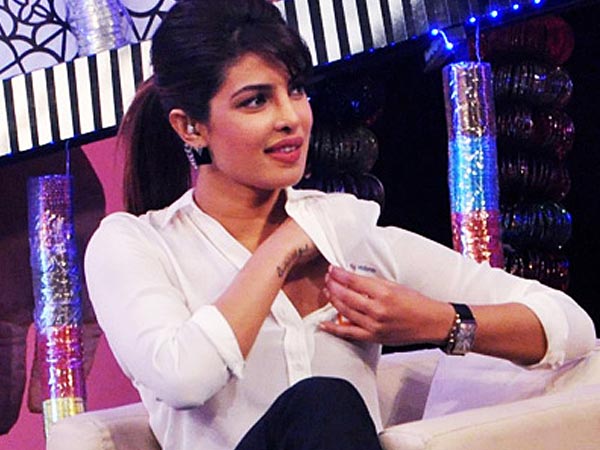 డ్రెస్ లు జారుతుంటాయి