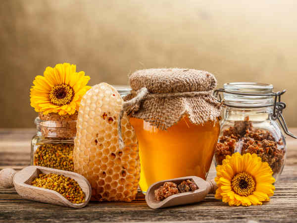1. తేనెతోబాదం నూనె