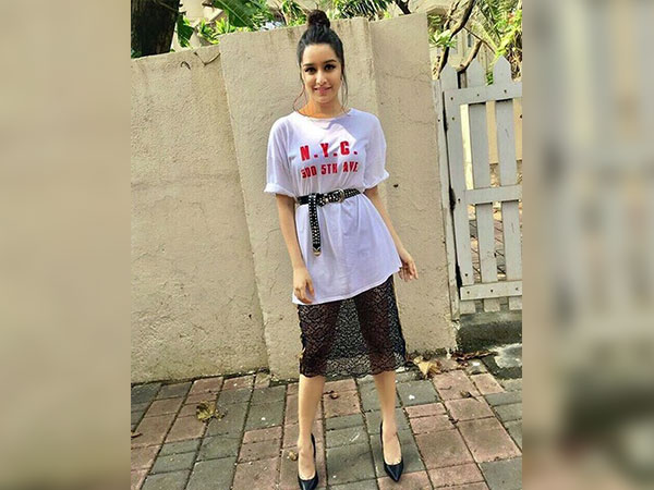 ఝాన్వి, సేక్విన్ స్టైల్
