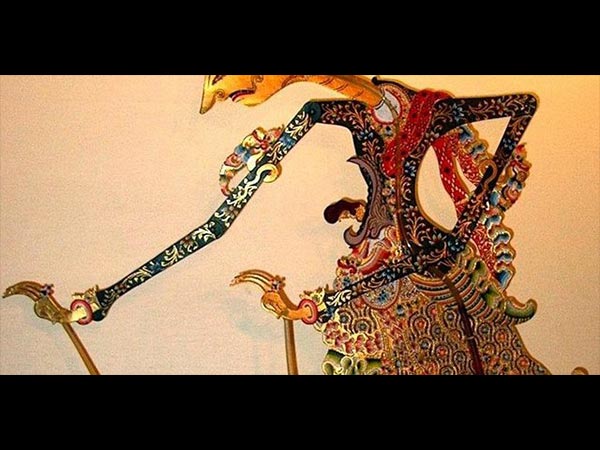 నిస్వార్థంగా సేవలు