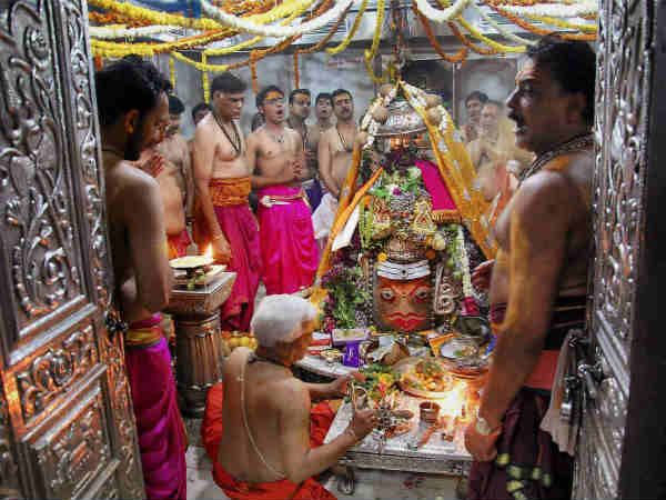 సంబంధిత ఆచారాలు :