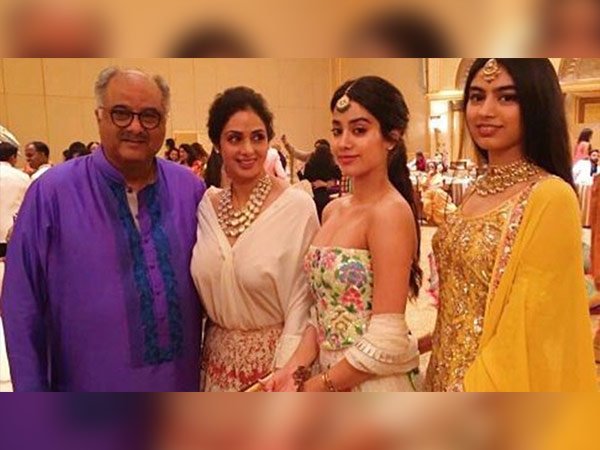 మరొక ఫ్యామిలీ వెడ్డింగ్ లో