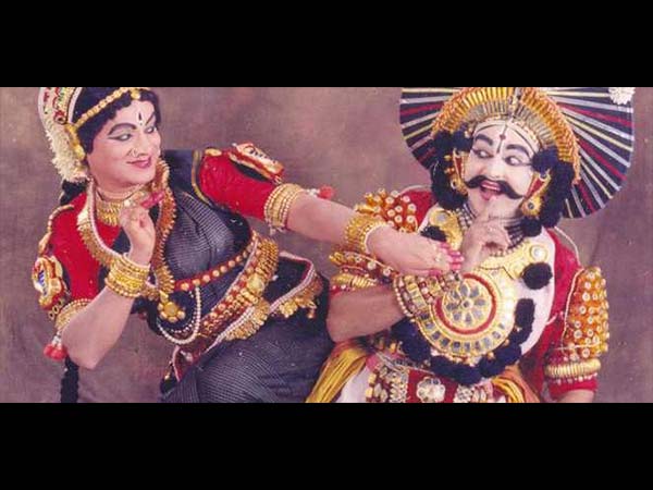 అర్జునుడిని కాపాడుతుంది