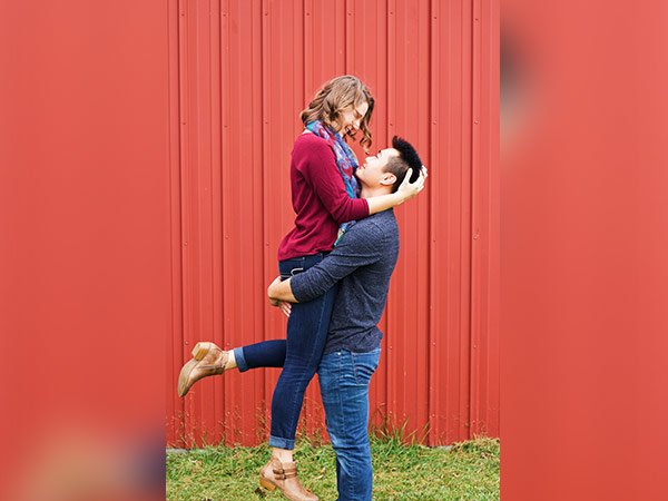 ముడుచుకుని పడుకుంది