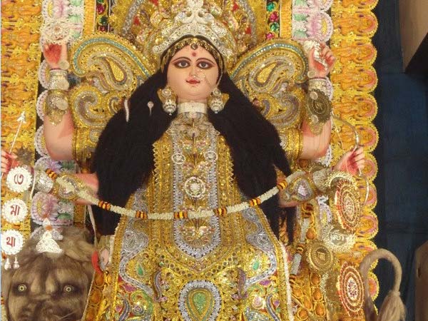 తూర్పు, ఉత్తరాలకు అభిముఖంగా