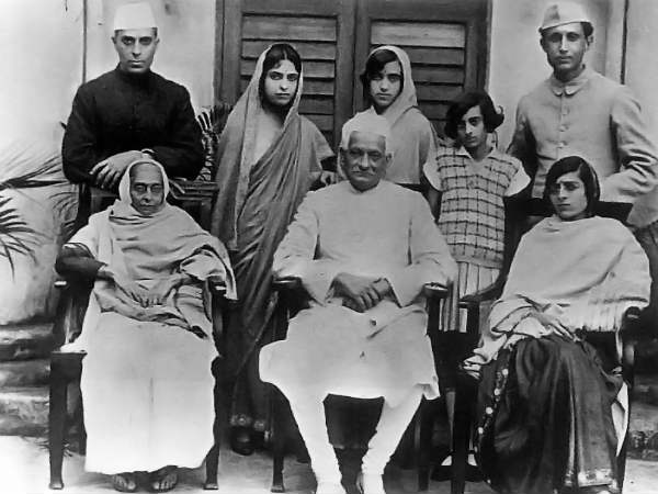 కాల్పులు జరిపిన నాలుగు గంటల తర్వాత ప్రకటించారు