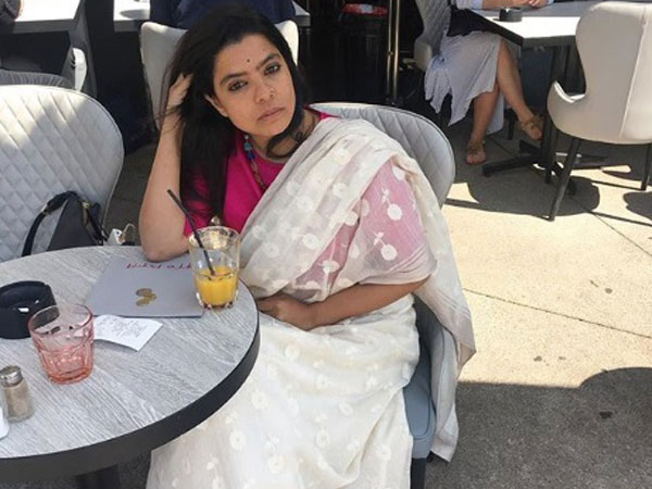 విక్రమ్ చంద్రా నవల ఆధారంగా