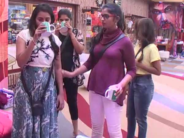 బూతులు మాట్లాడుకుంటూ రెచ్చిపోయారు