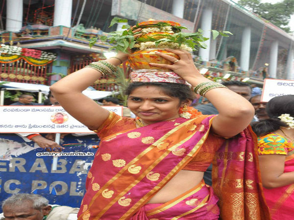 ప్రతి పండగకు చార్రిత్రక నేపథ్యం