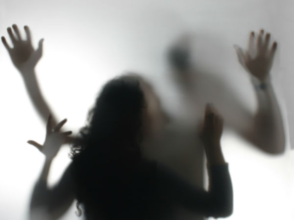 పోలీసుల ఎదుటే