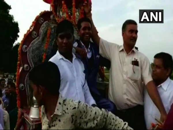 సీఎంకు ఫిర్యాదు