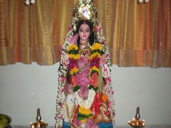 తులసి పూజలు చేస్తే మంచిది