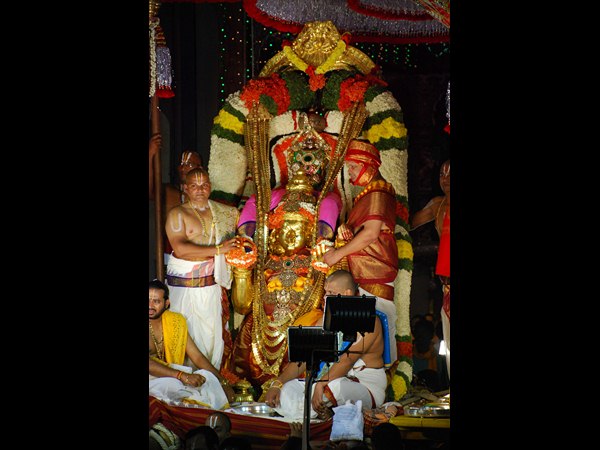 భక్తుల సంఖ్య మరింత పెరిగింది