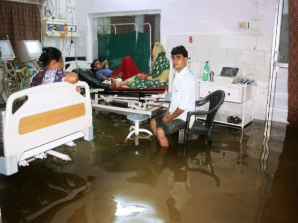 ఆక్వేరియాల్లా మారుతున్నాయి