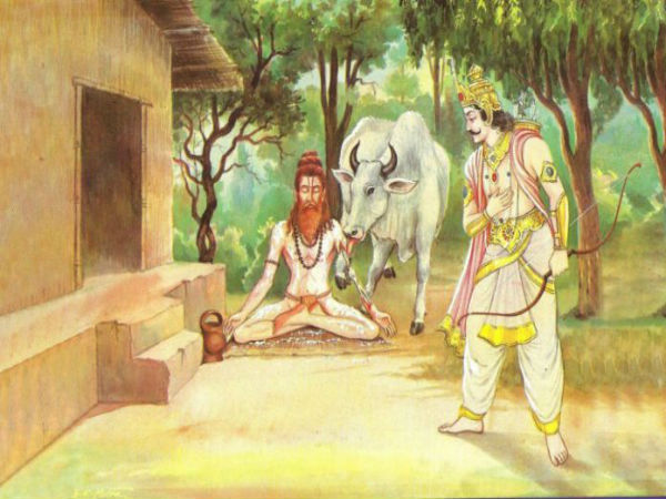 ఆయుధాలు ఎత్తుకెళ్లడానికి ప్రయత్నిస్తాడు
