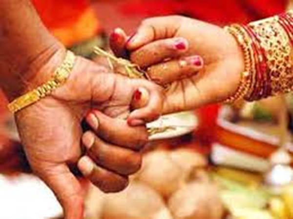ఏడాది మొత్తం నీ కూతుర్లను పెళ్లి చేసుకుంటా