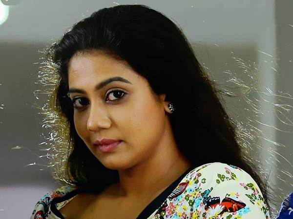 స్తనాలను చూసుకుని..