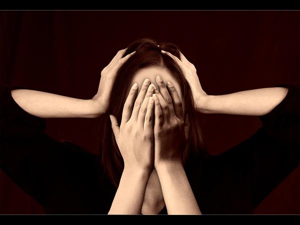 హార్మోన్ల తలనొప్పి యొక్క లక్షణాలు ఏమిటి?