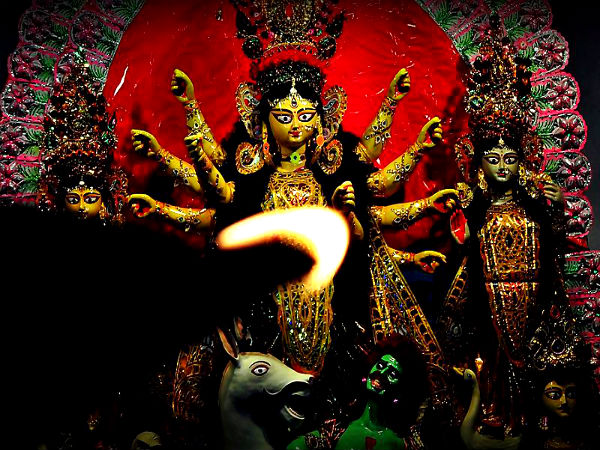 అమ్మవారి చేతిలోని బాణాలు