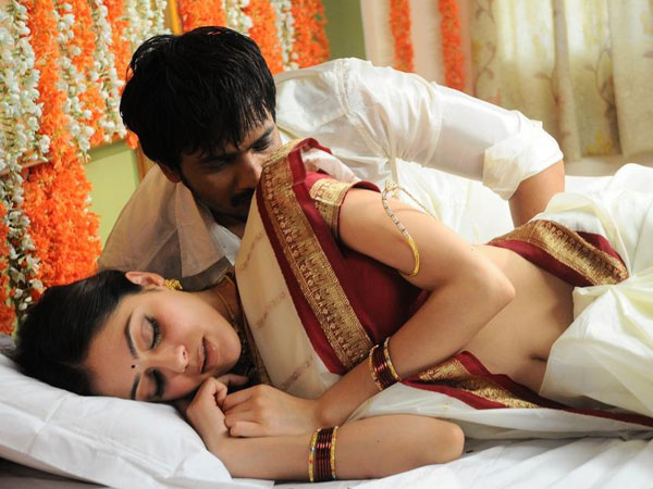 ముఖంలో ఎలాంటి ఫీలింగ్స్ లేవు