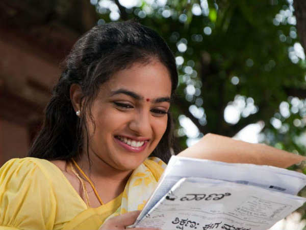 నవ్వితే చాలు