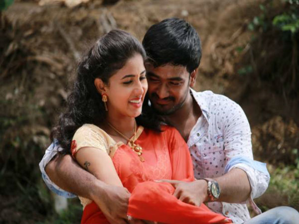 వెనకవైపు నుంచి హత్తుకుంటాడు