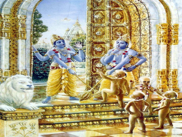 లోపలికి వెళ్లకుండా అడ్డుకుంటారు