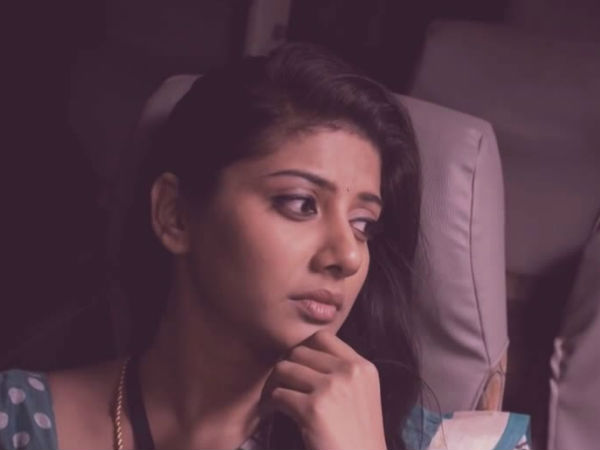 పరిచయం ఉన్న అమ్మాయిలా