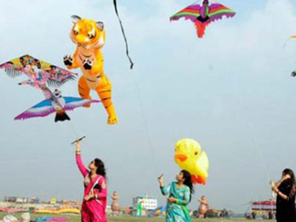 గాలిపటం ఎగరేయడం … !