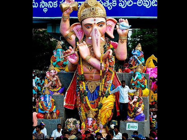 వినాయక చవితిని ఇలా జరుపుకుంటారు..