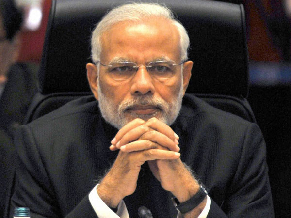 2) క్షణం తీరిక లేకుండా..