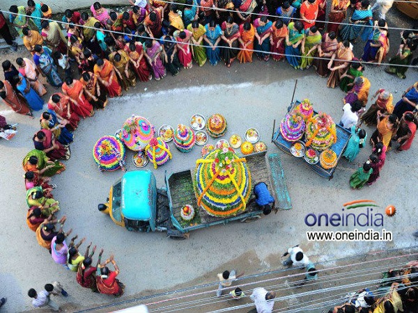 6) బతుకమ్మలో సూక్ష్మజీవులను చంపే గుణం..